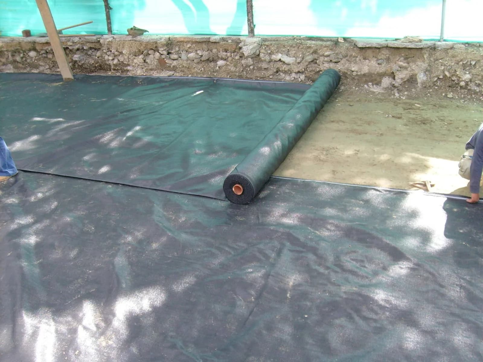 Geotextil Tejido T 2400 Pavco Ancho 3.85 m - Precio por m²